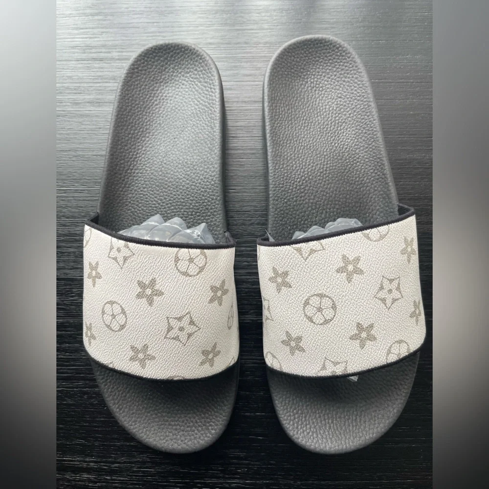 Classic White and Gray size 45 EU Monogram Slide Sandals
